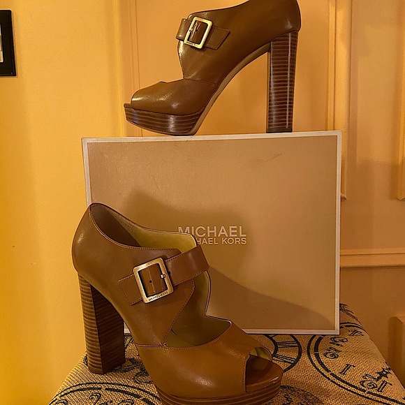 Meet your Posher, Inga - Picture 1 of 10